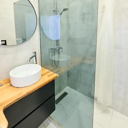 아파트 Champs Elysees!montaigne, New Luxurious 6pers Flat 파리