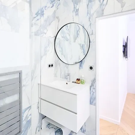 Champs Elysees!montaigne, New Luxurious 6pers Flat Lägenhet Paris
