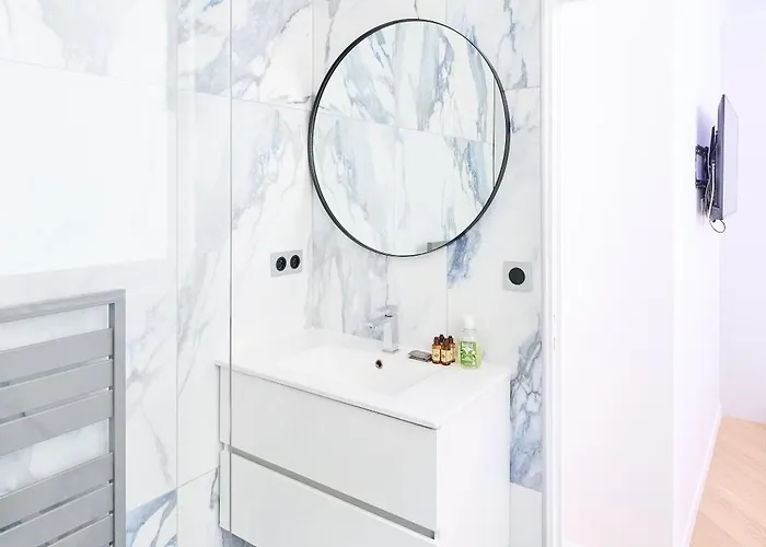 Champs Elysees!montaigne, New Luxurious 6pers Flat Апартаменты Париж
