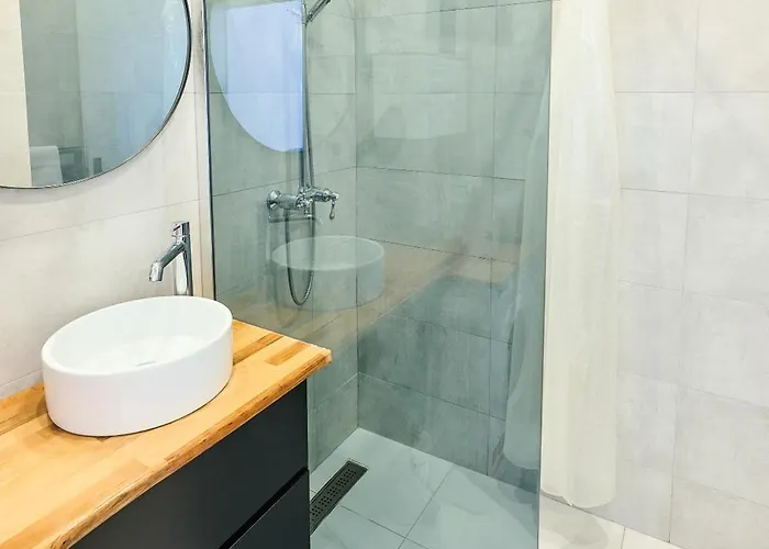 Champs Elysees!montaigne, New Luxurious 6pers Flat