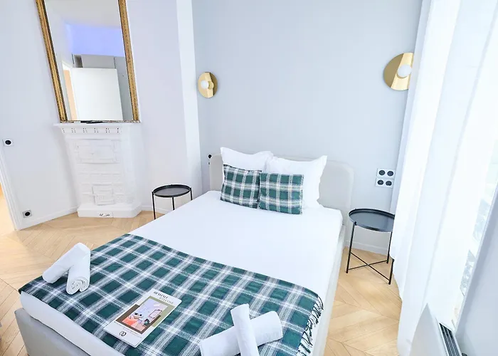Champs Elysees!montaigne, New Luxurious 6pers Flat Апартаменты *