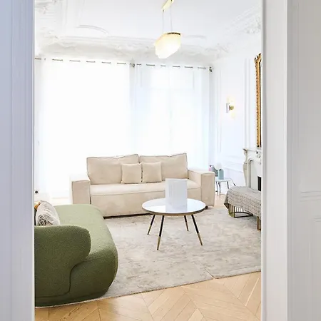 Champs Elysées!montaigne, New Luxurious 6pers Flat * París