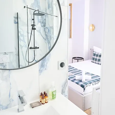 Champs Elysees!montaigne, New Luxurious 6pers Flat * París